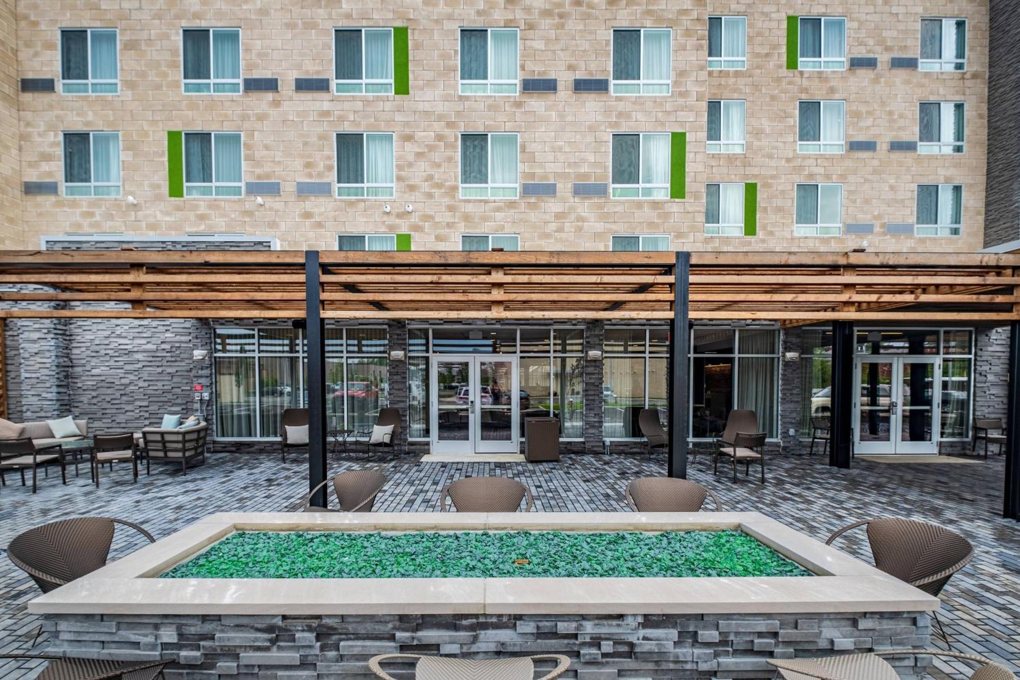Courtyard By Marriott Toledo West Hotel Bagian luar foto
