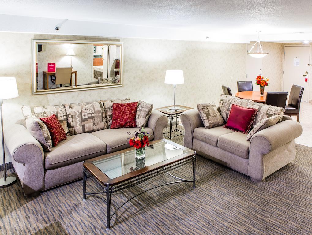 Courtyard By Marriott Toledo West Hotel Bagian luar foto